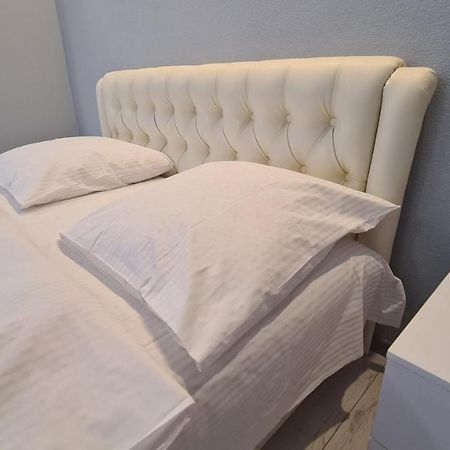 Apartaments On Vulytsia Heroiv Ato 32 Kryvy Rih Extérieur photo
