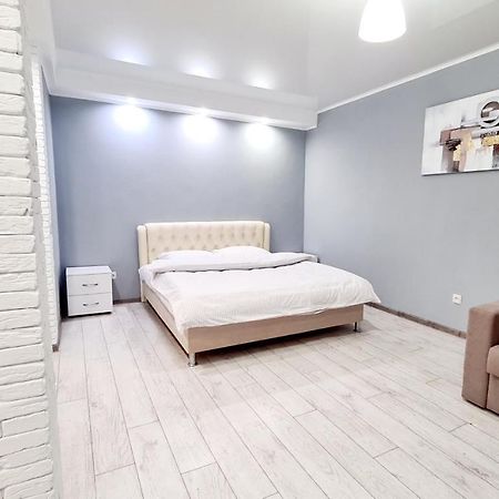 Apartaments On Vulytsia Heroiv Ato 32 Kryvy Rih Extérieur photo