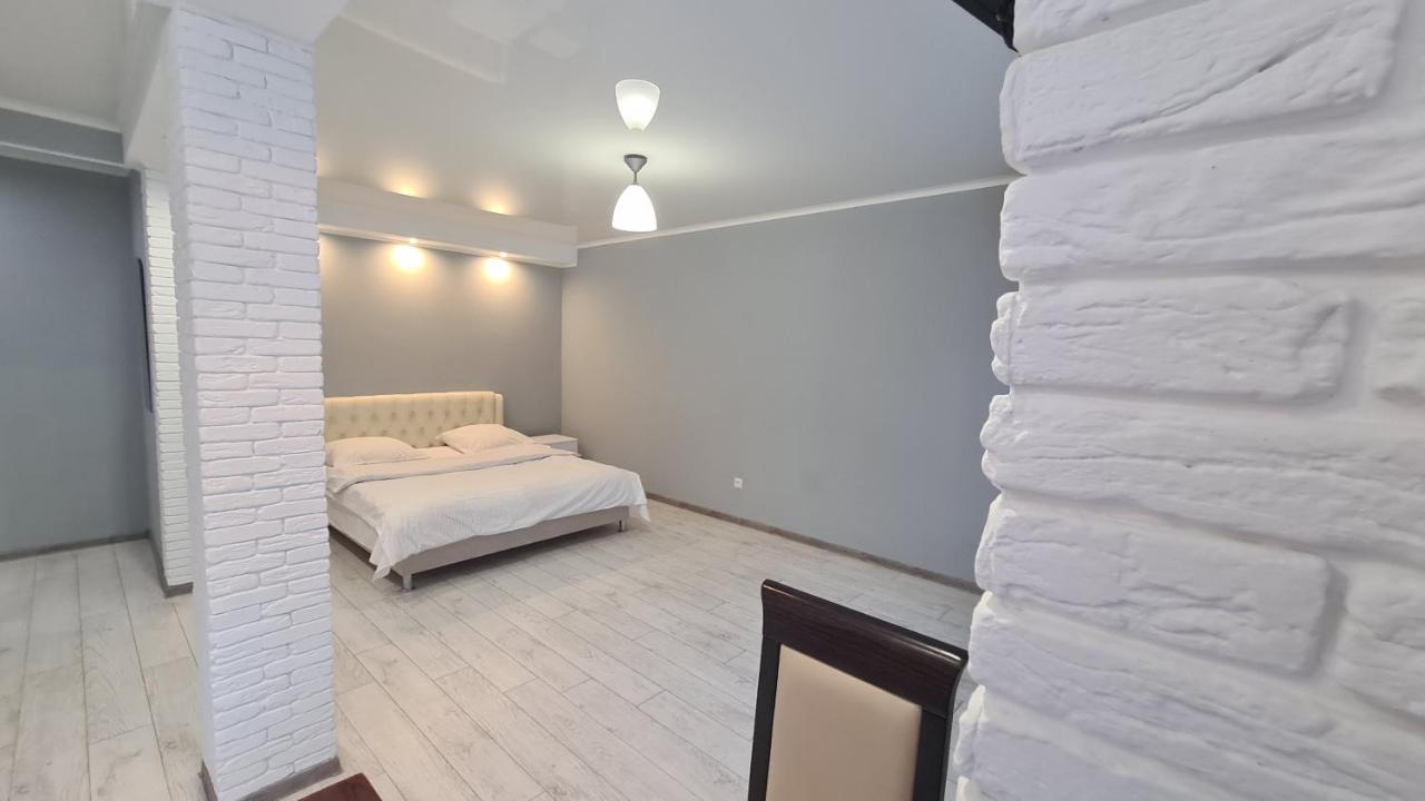 Apartaments On Vulytsia Heroiv Ato 32 Kryvy Rih Extérieur photo